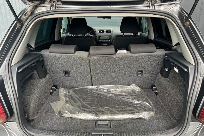 Grå VW Polo fra 2010