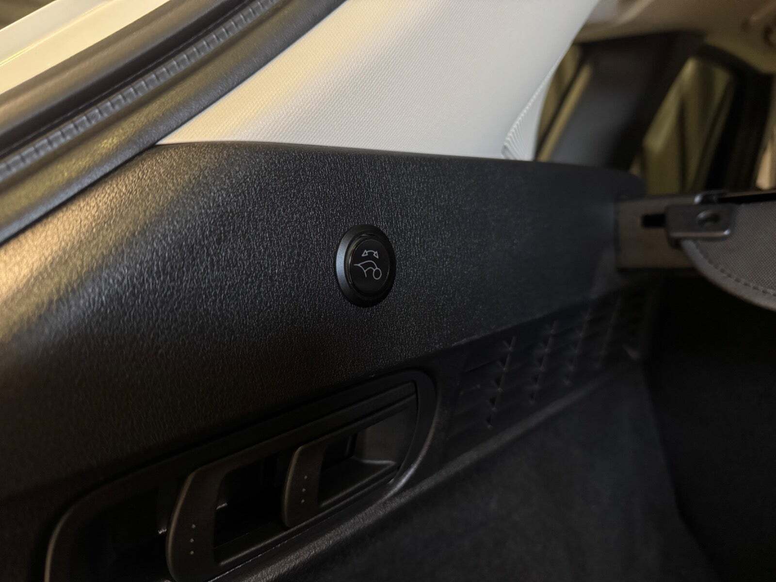 Hvid Mazda CX-60 fra 2022