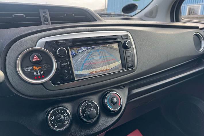 undefined Toyota Yaris fra 2011