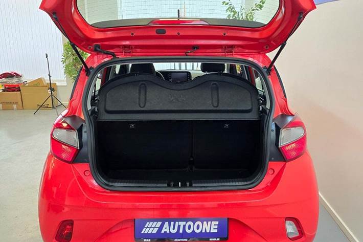 Rød Hyundai i10 fra 2020