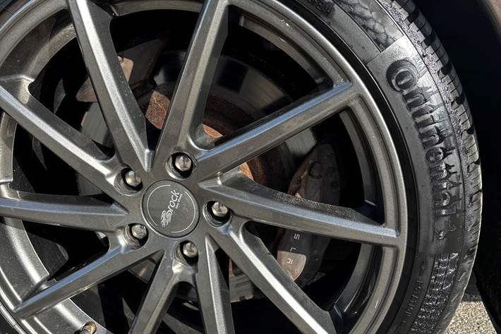 Brun Tesla Model S fra 2015