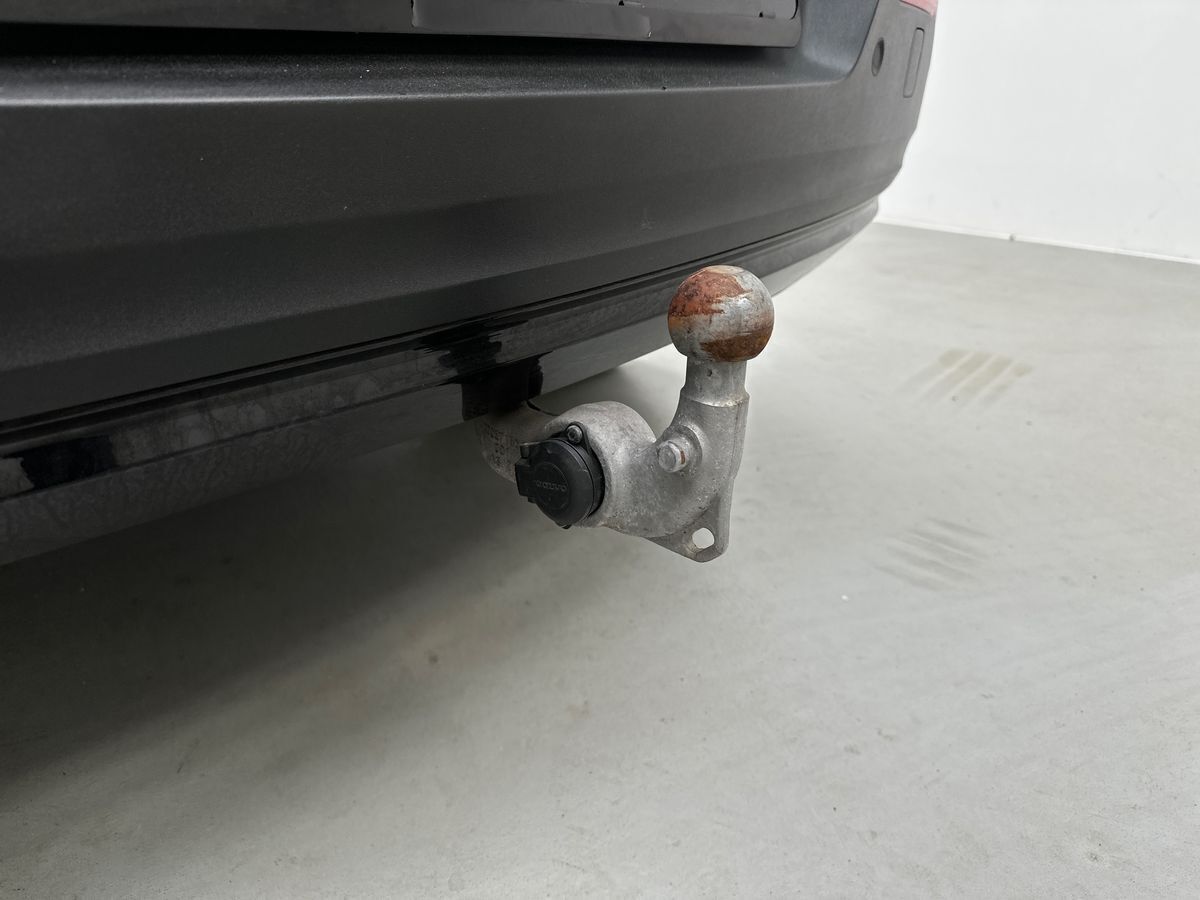 Blå Volvo XC40 fra 2021