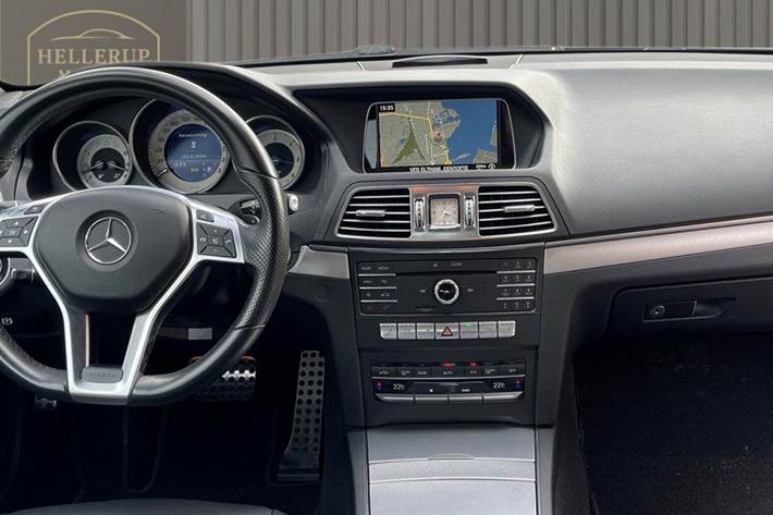 Sort Mercedes E220 d fra 2016