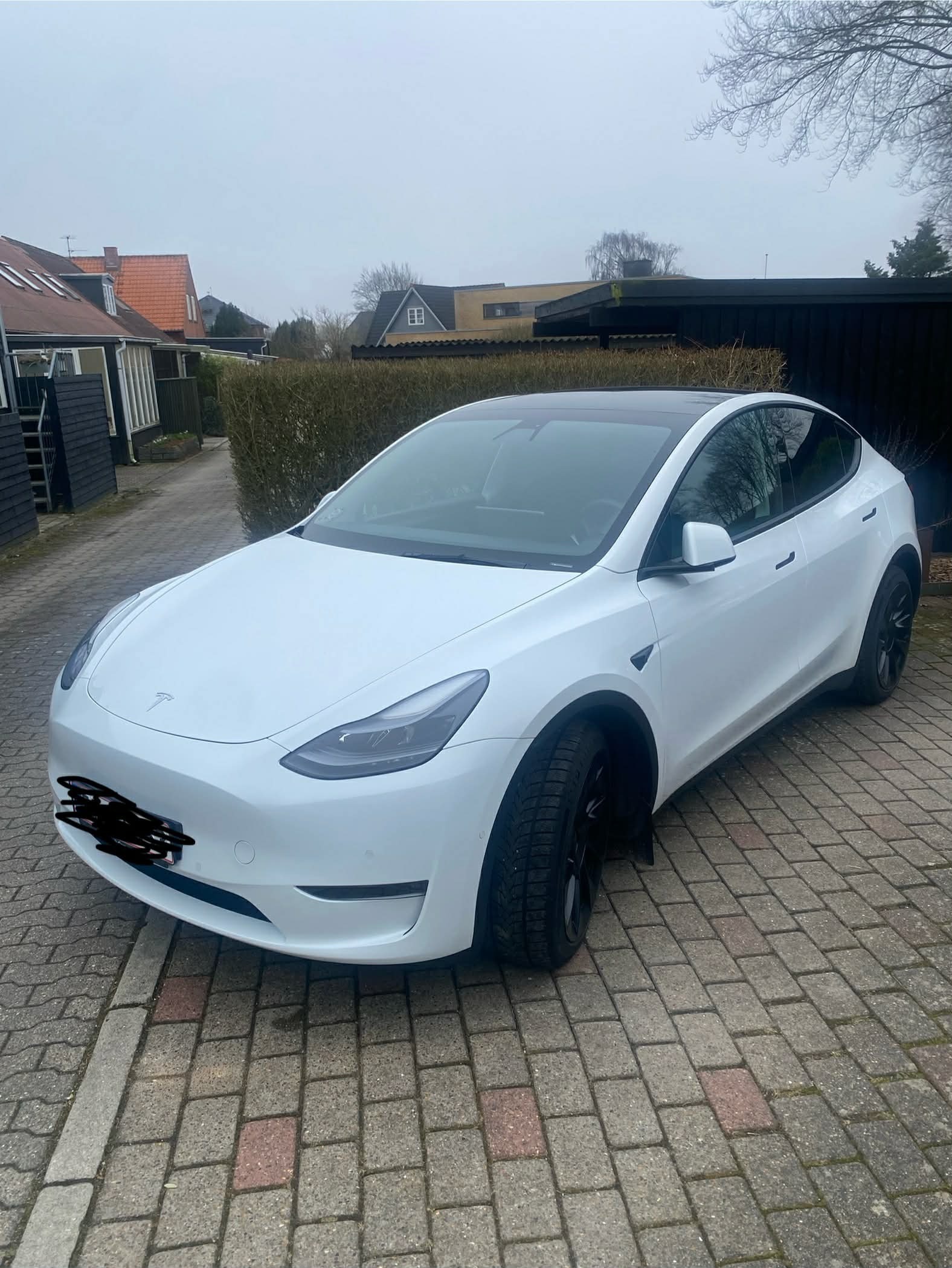 Tesla Model Y AWD 5d