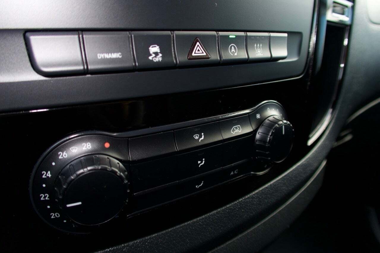 Hvid Mercedes Vito 114 fra 2024