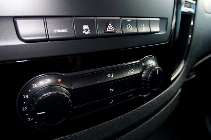 Hvid Mercedes Vito 114 fra 2024