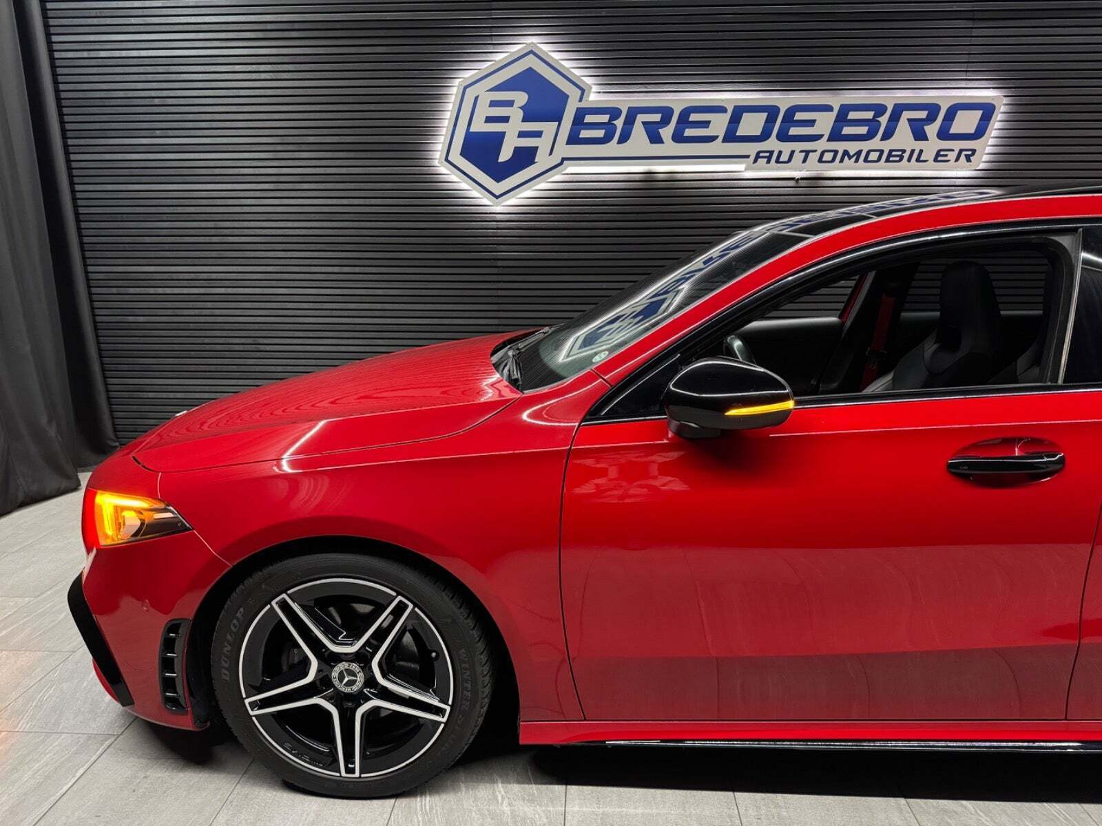 Rød Mercedes A200 fra 2019