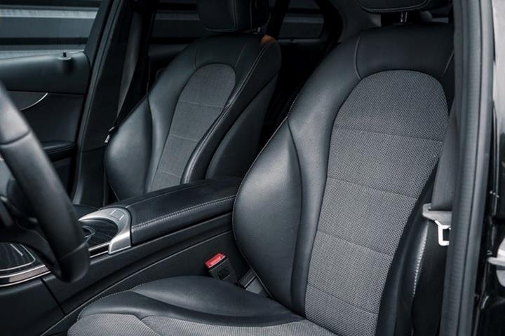 Sort Mercedes C-Klasse fra 2019