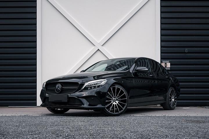 Sort Mercedes C-Klasse fra 2019