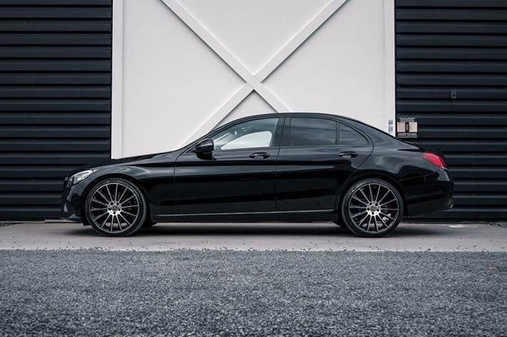 Sort Mercedes C-Klasse fra 2019