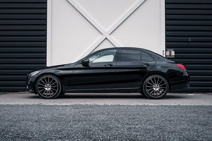 Sort Mercedes C-Klasse fra 2019