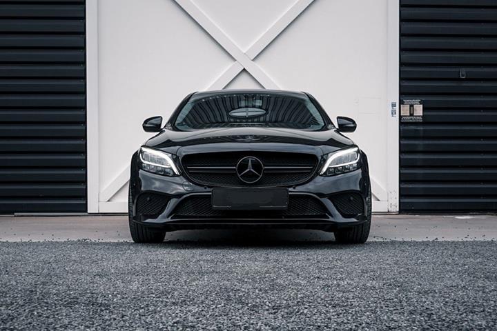 Sort Mercedes C-Klasse fra 2019