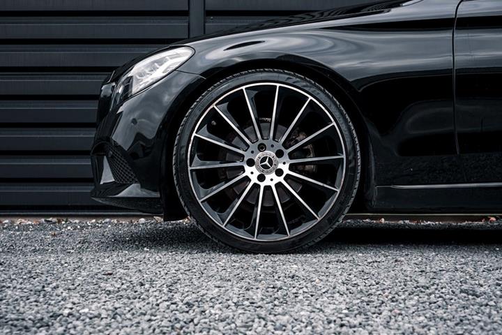 Sort Mercedes C-Klasse fra 2019