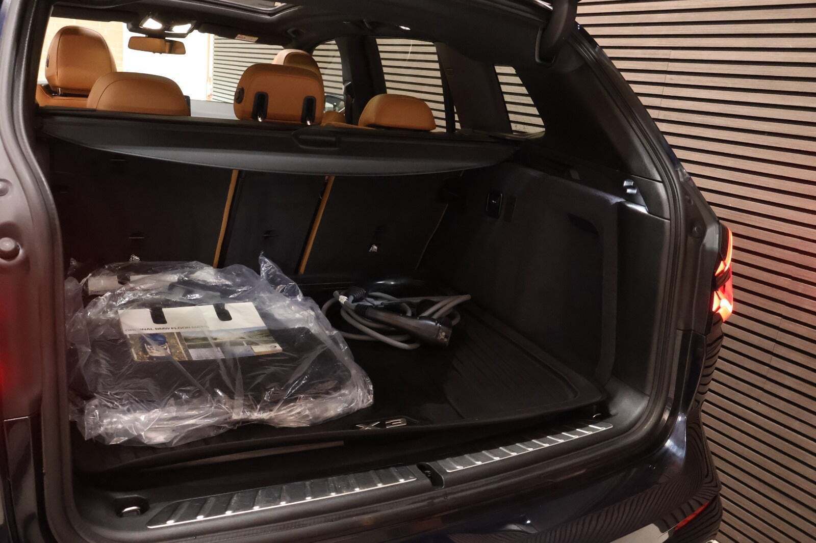 Sort BMW iX3 fra 2022