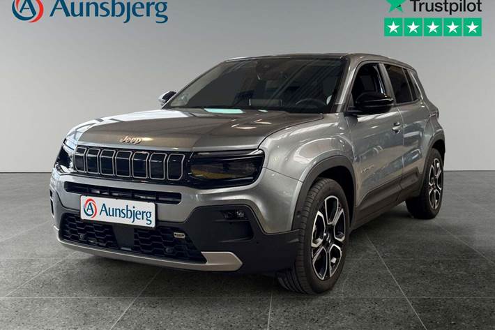 Grå Jeep Avenger fra 2024 set udefra
