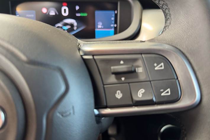 Grå Jeep Avenger fra 2024