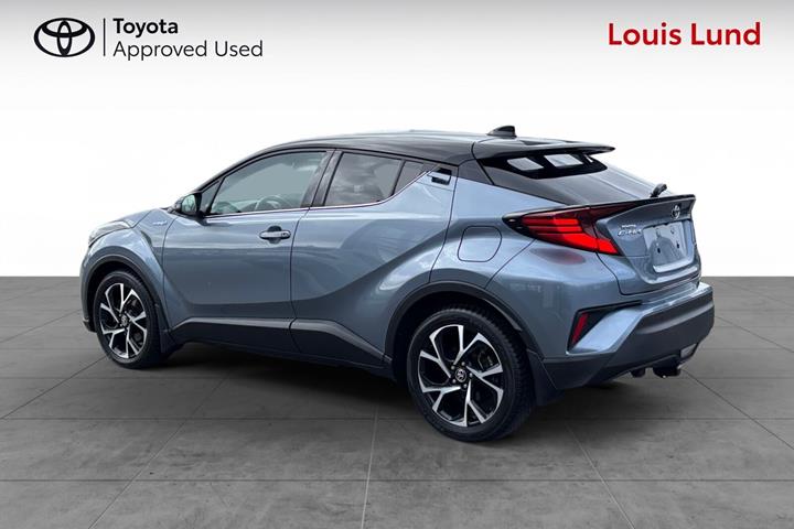 Grå Toyota C-HR fra 2020