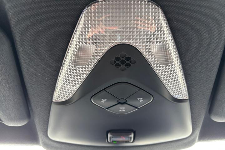 Grå Toyota C-HR fra 2020