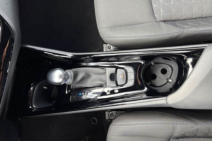 Grå Toyota C-HR fra 2020