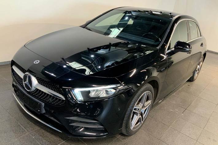Sort Mercedes A250 e fra 2021 set udefra