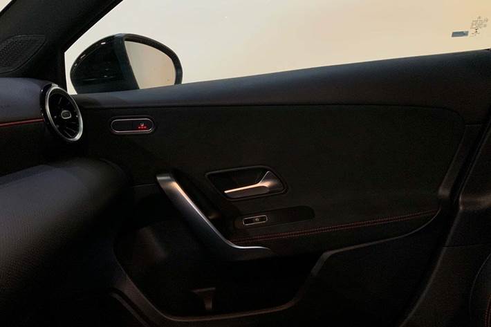 Sort Mercedes A250 e fra 2021