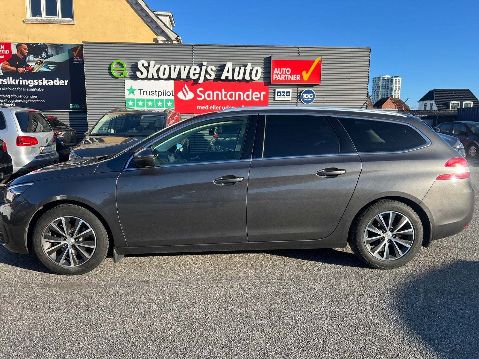 Peugeot 308 1,5 BlueHDi 130 Selection Sky SW