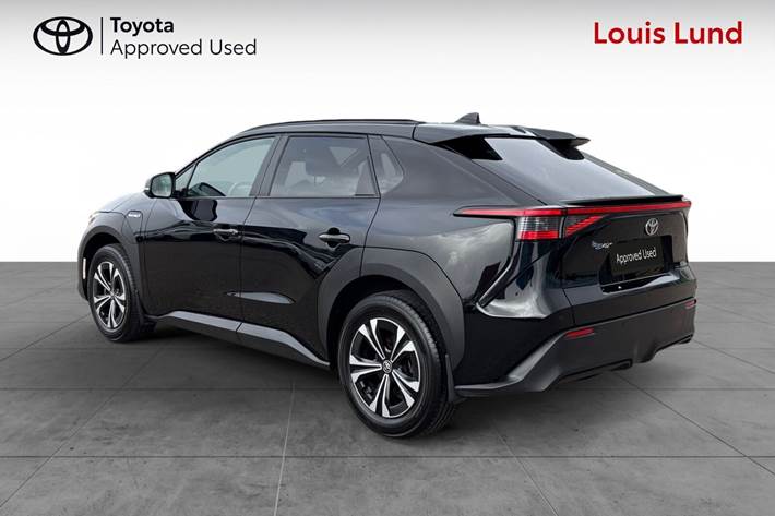 Sort Toyota BZ4X fra 2023