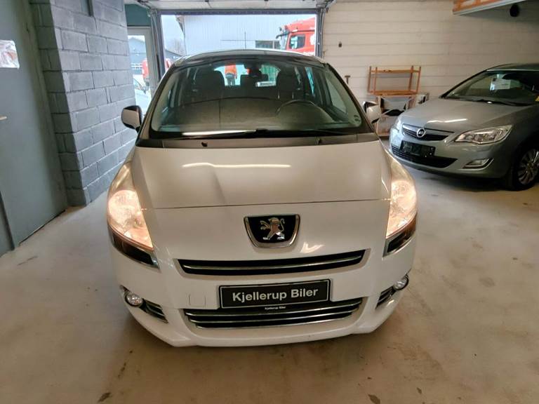 Peugeot 5008 1,6 HDi 109 Premium 7prs