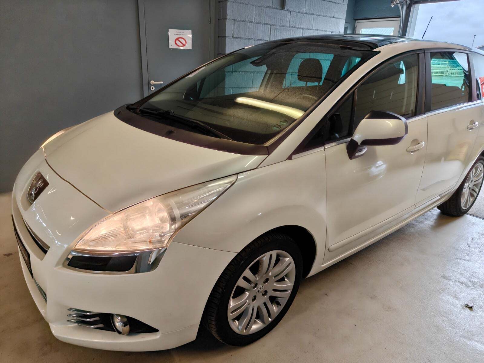 Peugeot 5008 1,6 HDi 109 Premium 7prs