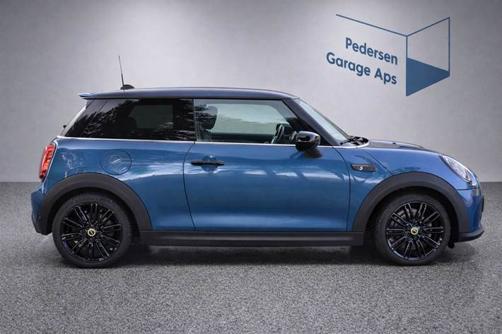 Blå Mini Cooper SE fra 2021
