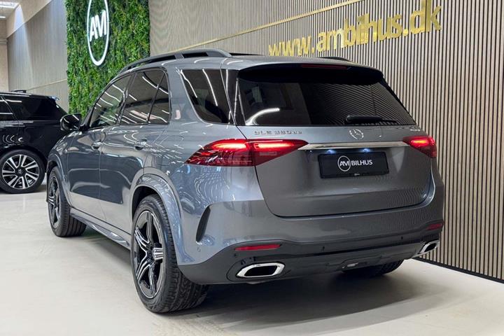 Grå Mercedes GLE350 de fra 2025