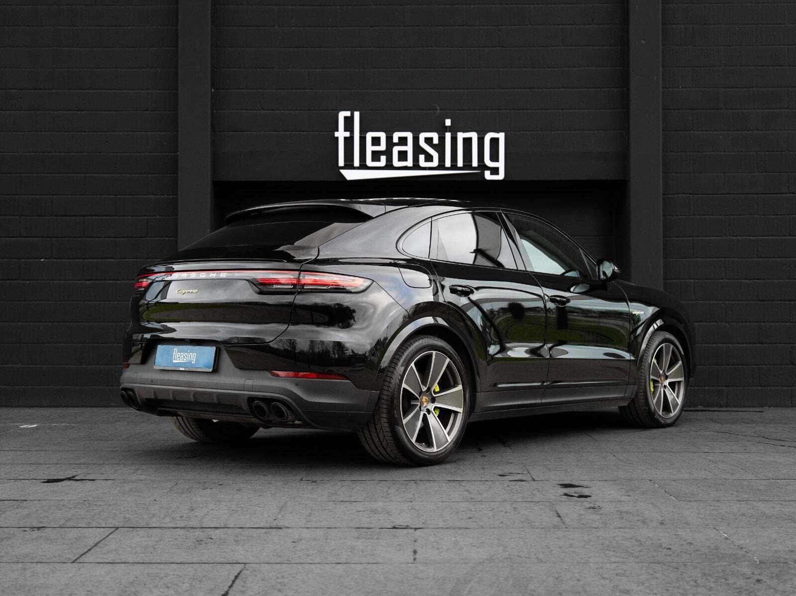 Sort Porsche Cayenne fra 2021