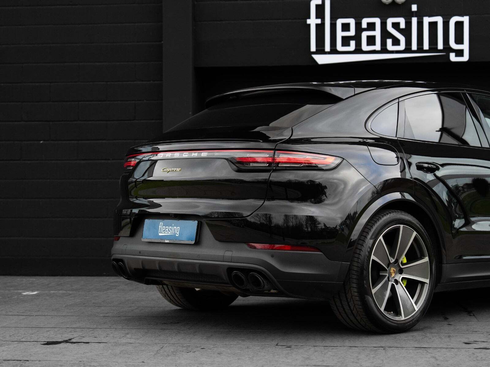 Sort Porsche Cayenne fra 2021