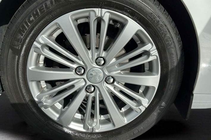 Hvid Peugeot 208 fra 2019