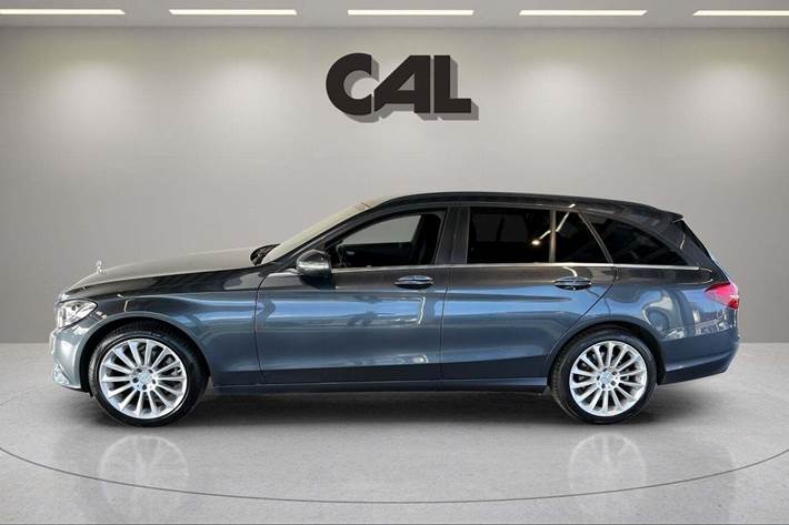 Grå Mercedes C200 fra 2015