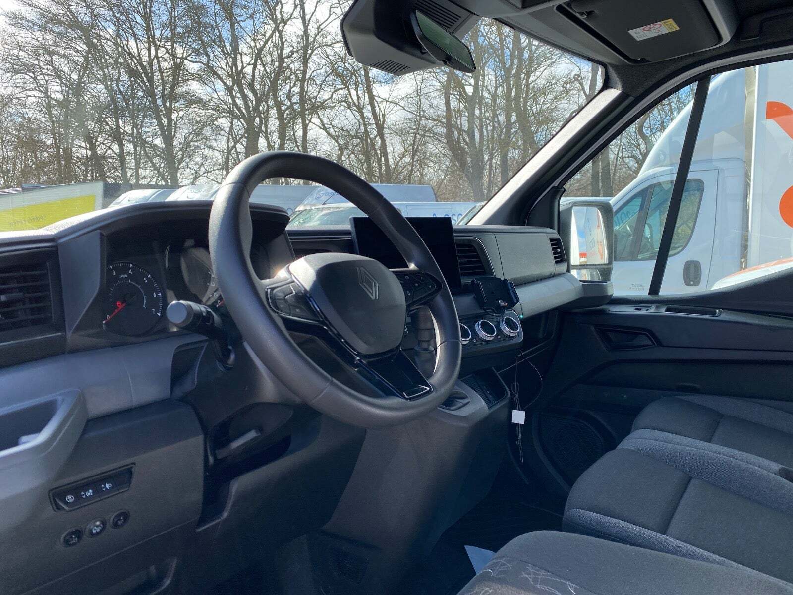 Hvid Renault Master V T35 fra 2025