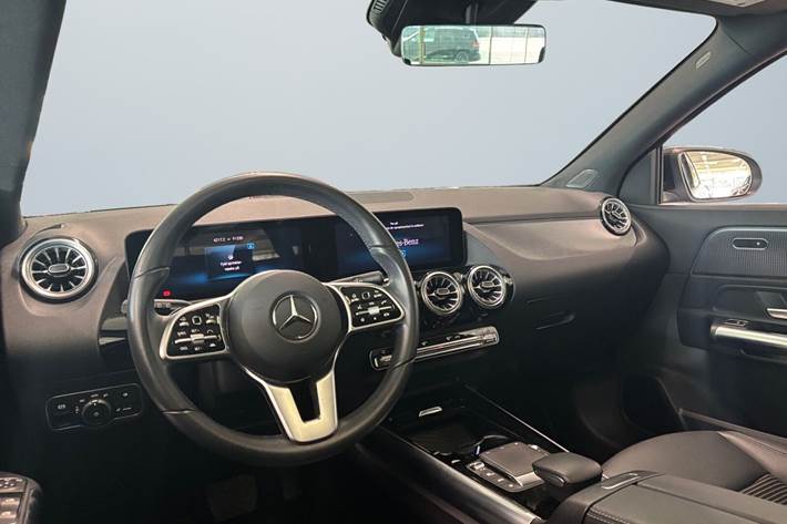 Sort Mercedes EQA250 fra 2022