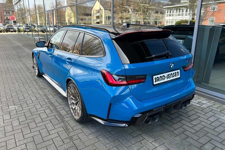 Blå BMW M3 fra 2025