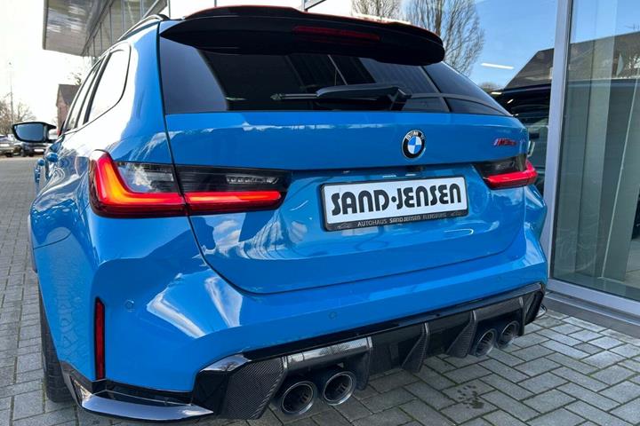 Blå BMW M3 fra 2025