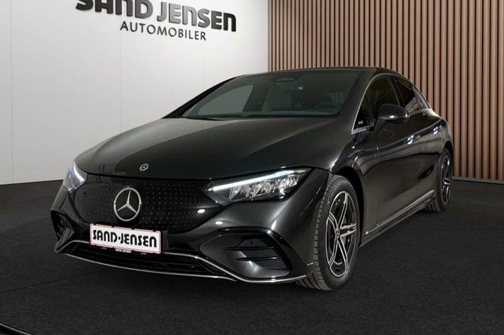 Grå Mercedes EQE350 fra 2024 set udefra