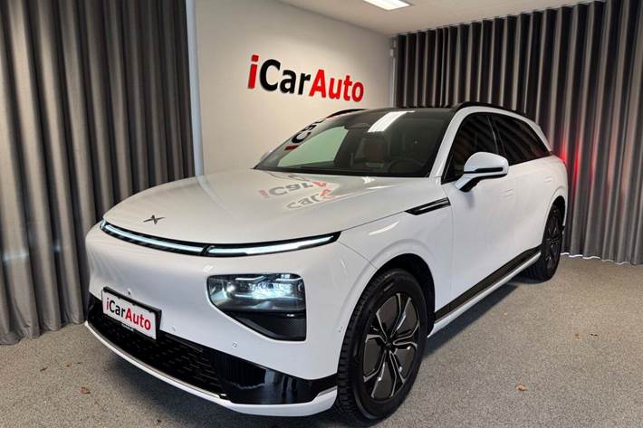 Hvid Xpeng G9 fra 2024