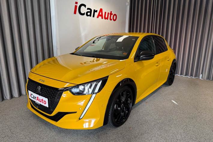 Gul Peugeot 208 fra 2023