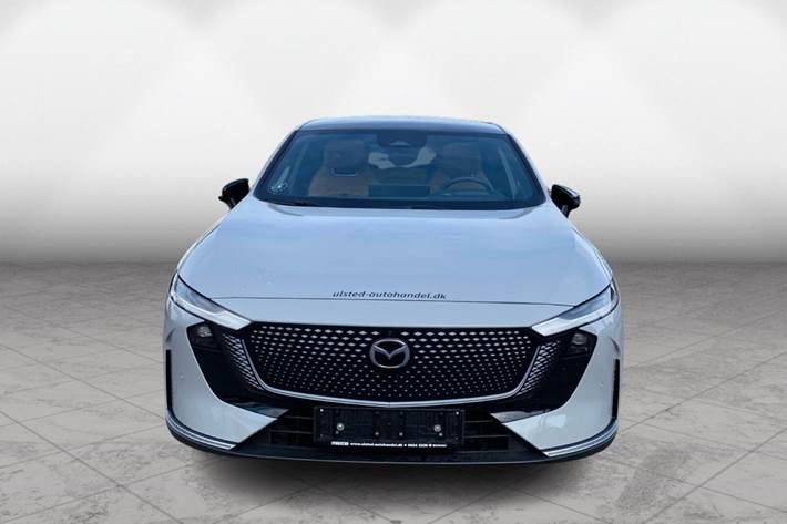 Grå Mazda 6e fra 2025