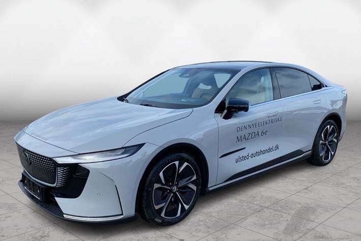 Grå Mazda 6e fra 2025