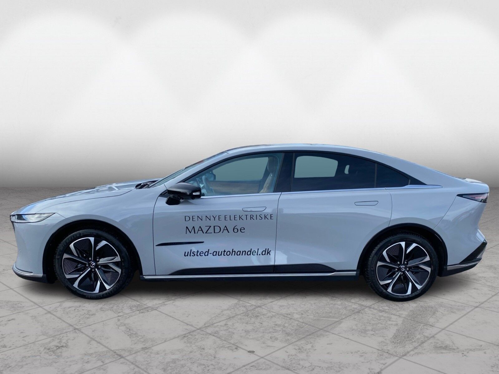 Grå Mazda 6e fra 2025