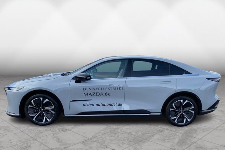 Grå Mazda 6e fra 2025