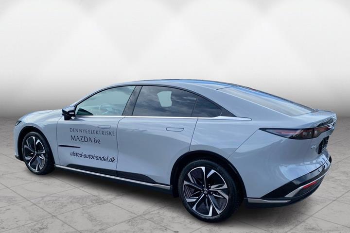 Grå Mazda 6e fra 2025