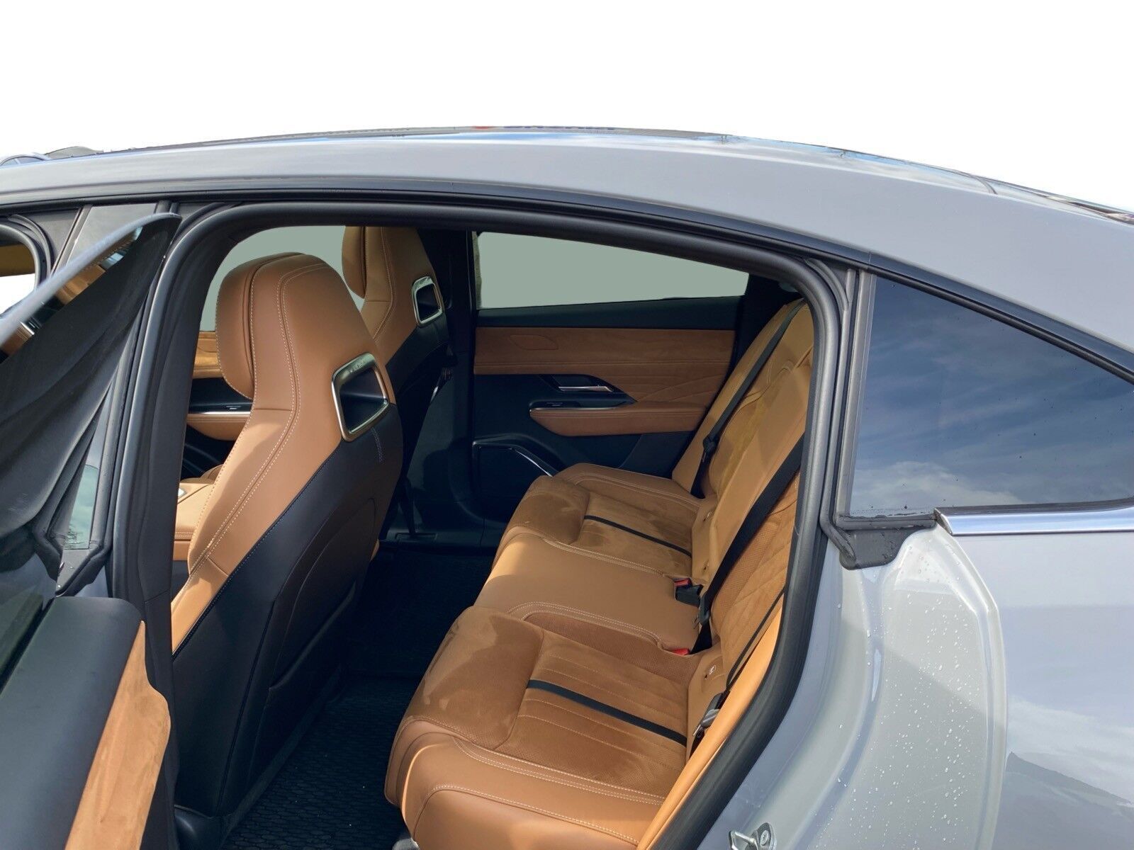 Grå Mazda 6e fra 2025