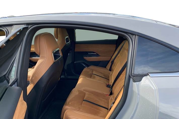 Grå Mazda 6e fra 2025