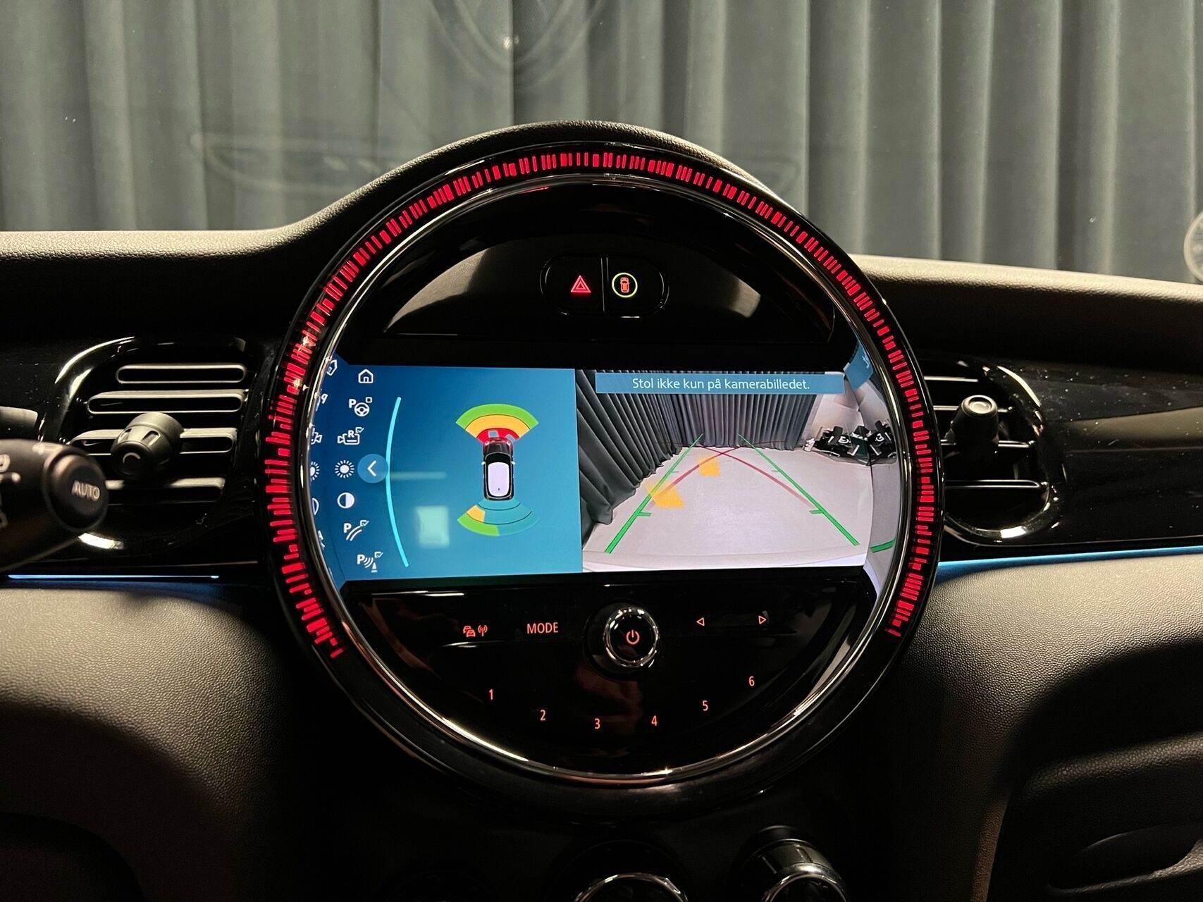 Sølv Mini Cooper fra 2022